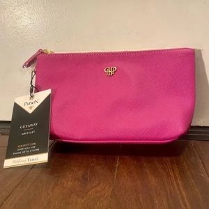 PurseN Getaway Wristlet